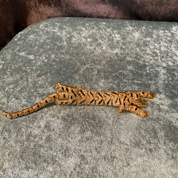 Vintage Africa Inspired Fully Articulated Crystal Tiger with Green Eyes Brooch - Picture 4 of 4